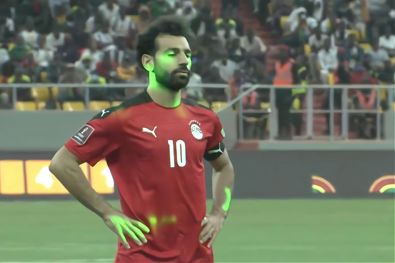 NG娱乐-萨拉赫重返赛场，晋级下一阶段首场状态出色，雄鹿观众沸腾！