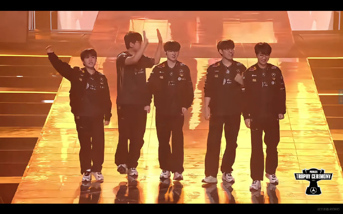 NG体育-包含Faker连续三场比赛得分超过败北,SKT挑战极限!的词条